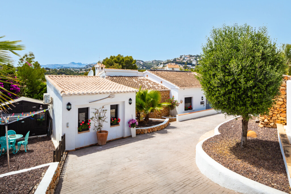 A superb family villa near Moraira - €795,000 - TBB205 - TBB Real Estate