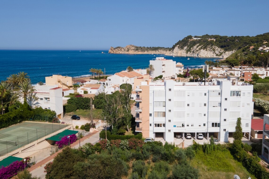 Renovated Apartment 300m From the Sea - TBB300 - €259.000 - TBB Real Estate