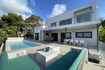 Nach Süden ausgerichtete Villa mit Meerblick – TBB311 – 1,775,000 € – TBB Real Estate