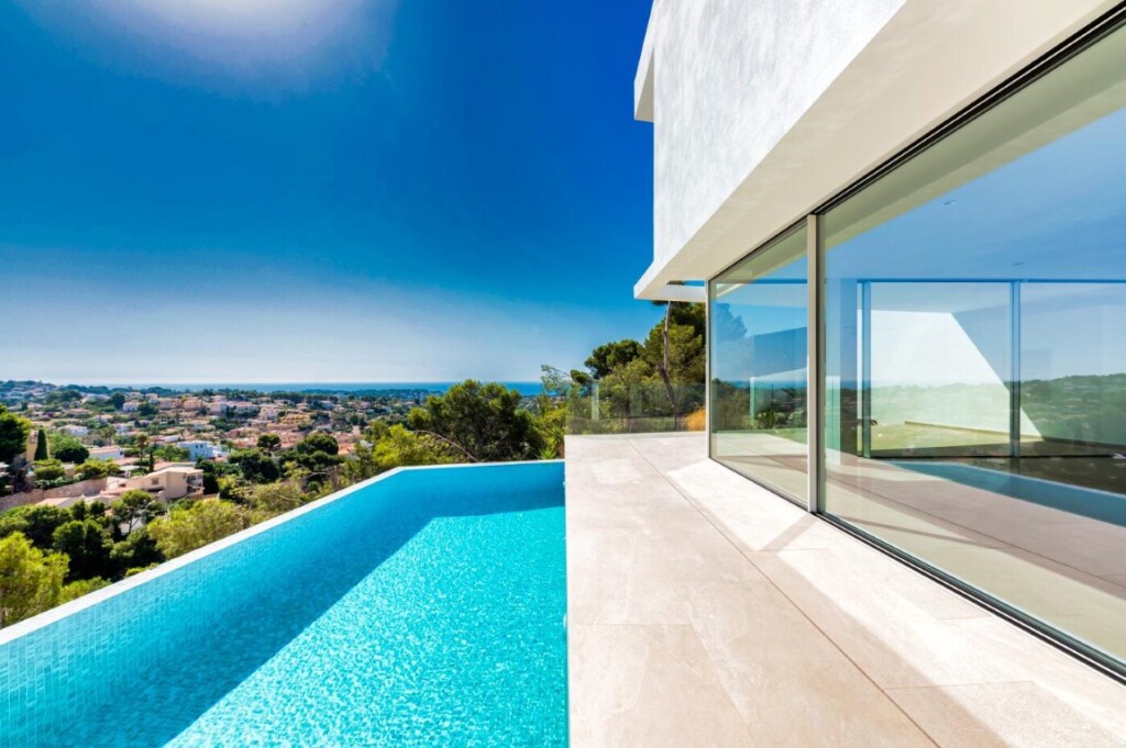 Villa de luxe moderne avec vue sur la mer - TBB318 - 990,000 XNUMX € - TBB Real Estate